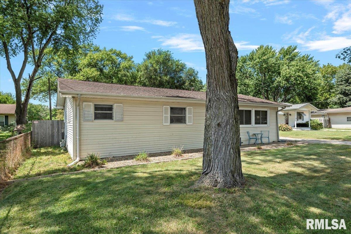 3001 Piper Road Springfield, IL 62707 - Photo 3 of 31