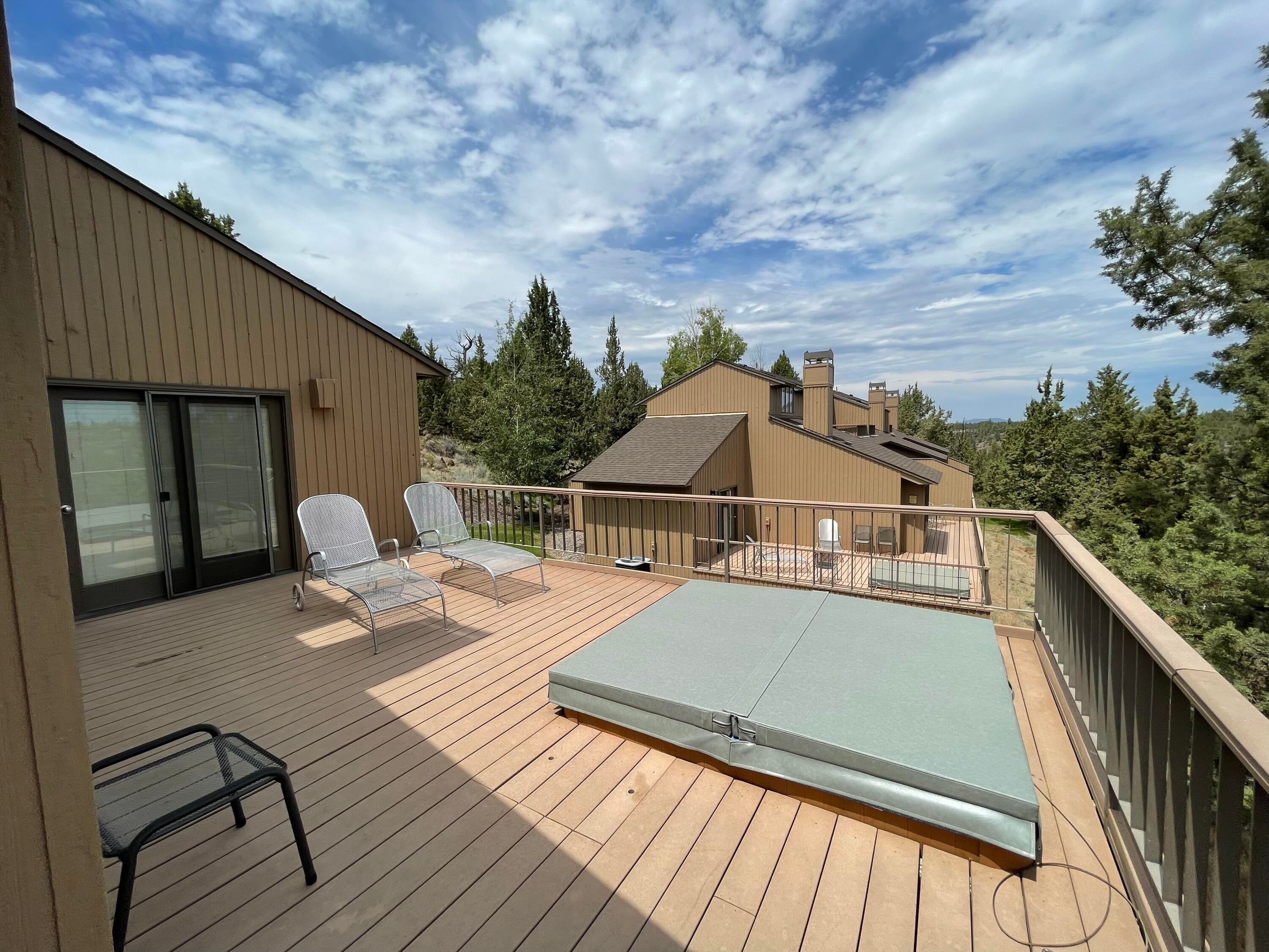 1924 Redtail Hawk Drive, Unit RV43 Redmond, OR 97756 - Photo 4 of 20 D4E2ACAC-6E45-45EA-81F3-5498B5B25812
