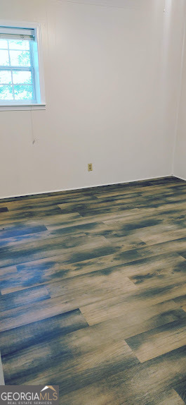 77 Paradise Cove Hartwell, GA 30643 - Photo 10 of 21 a view of a room