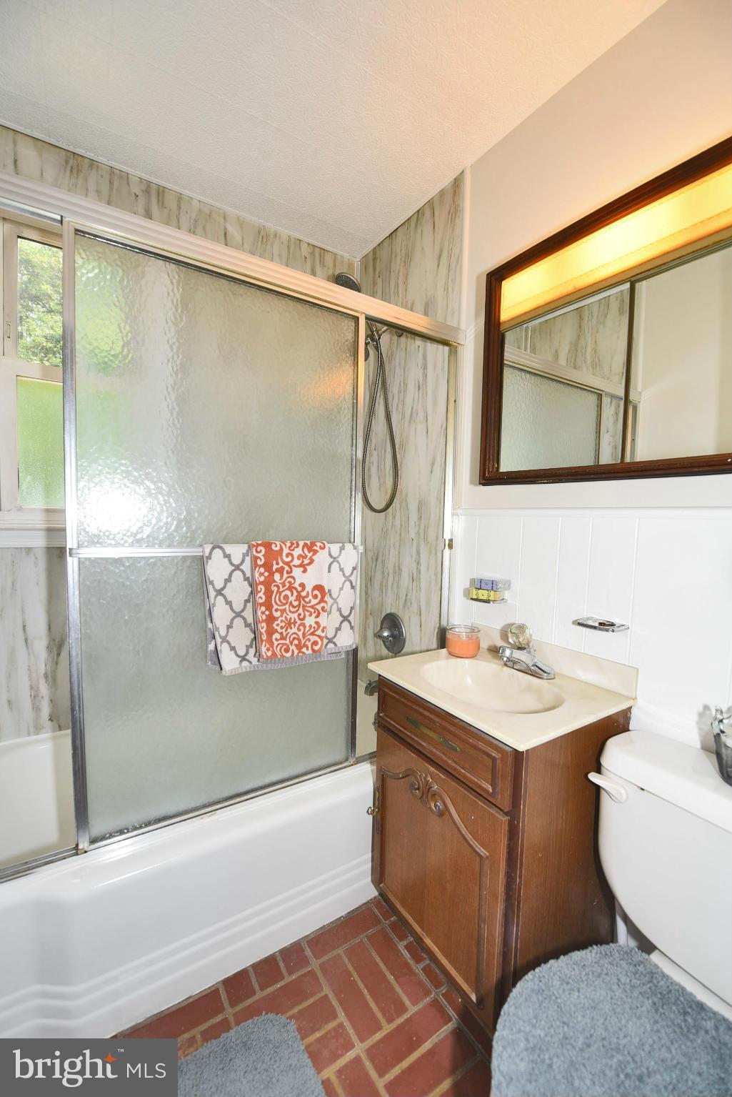 1811 Cromwood Road Baltimore, MD 21234 - Photo 17 of 30 Bath