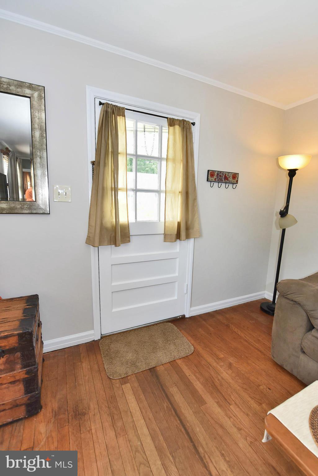 1811 Cromwood Road Baltimore, MD 21234 - Photo 4 of 30 Living Room