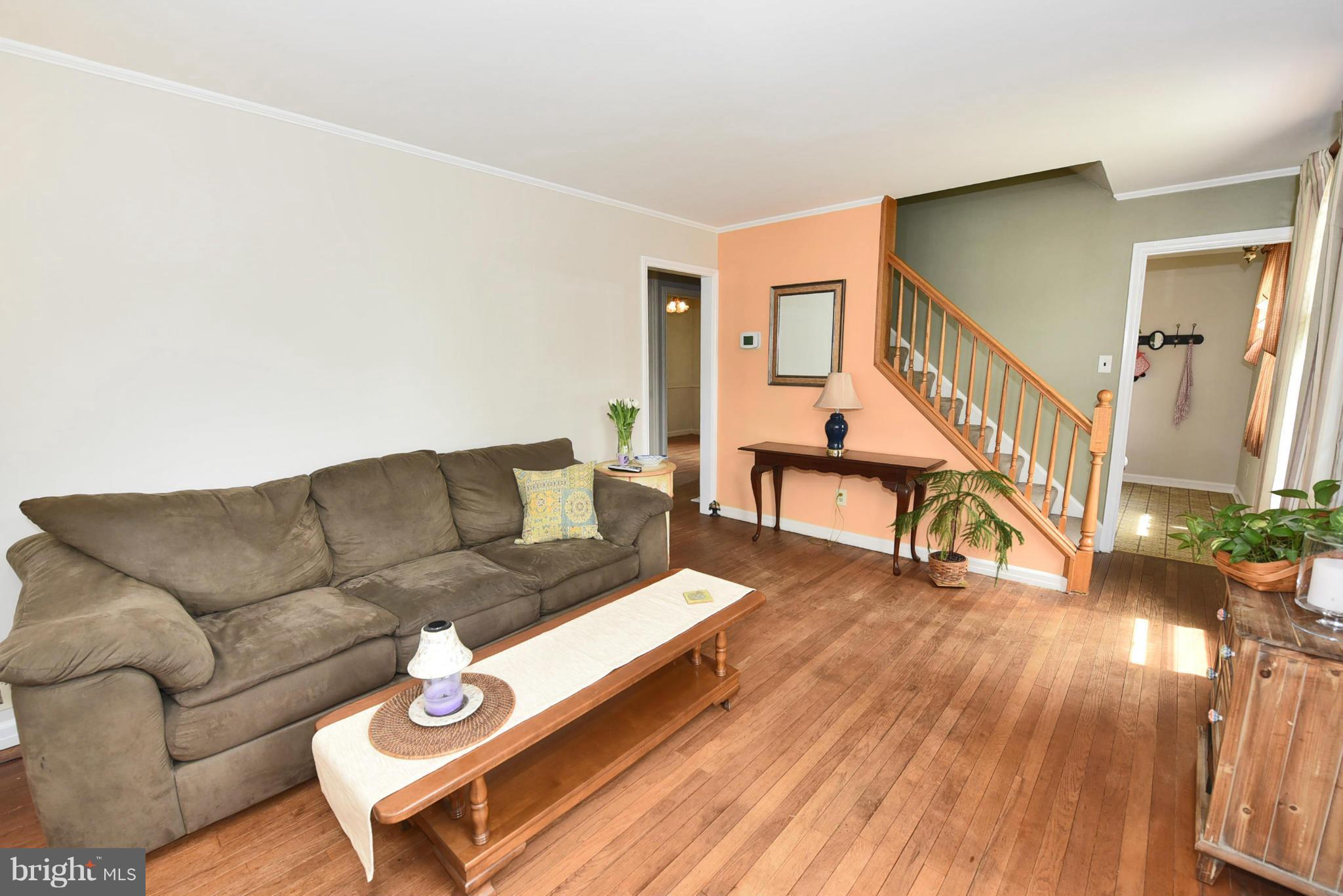 1811 Cromwood Road Baltimore, MD 21234 - Photo 5 of 30 Living Room