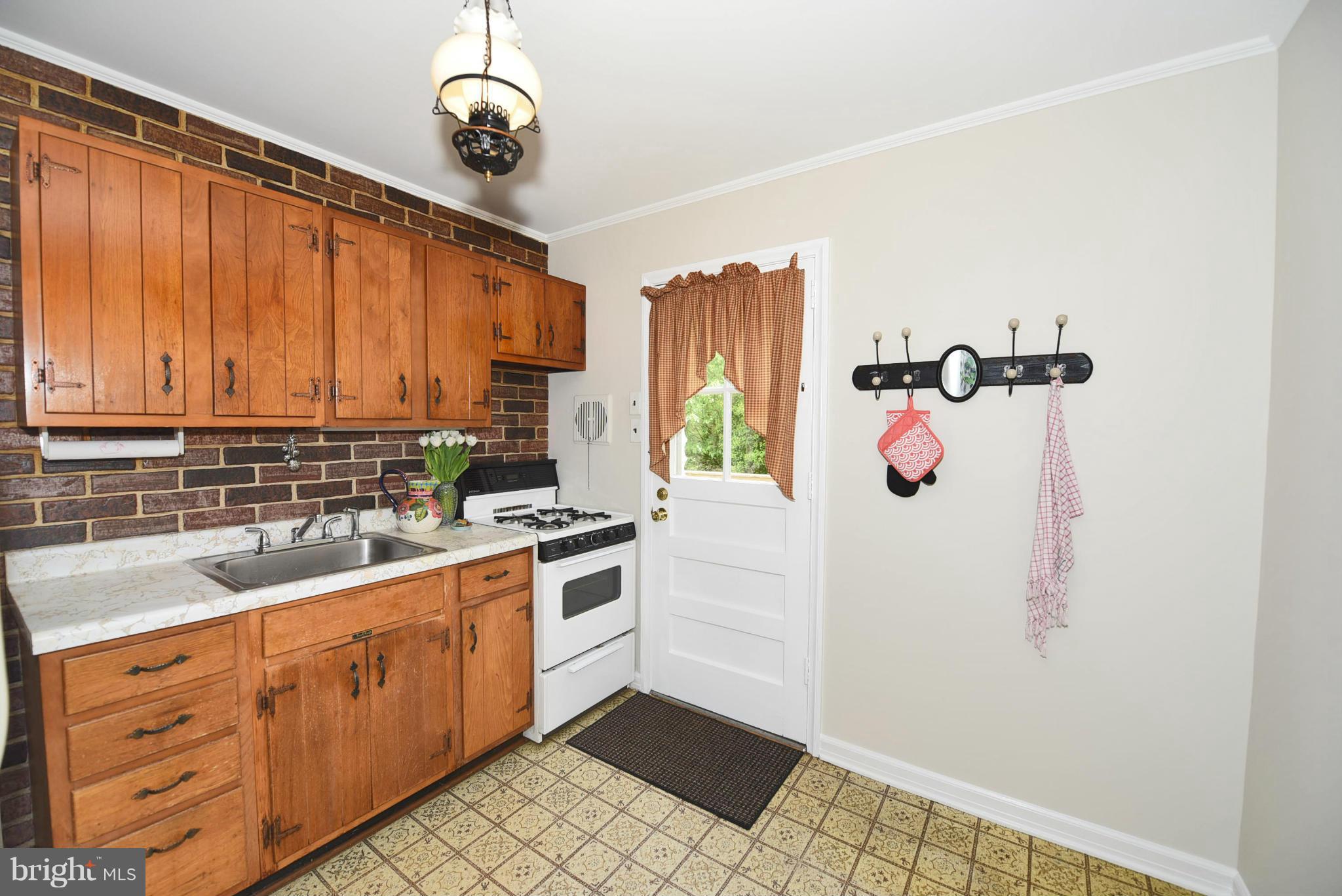 1811 Cromwood Road Baltimore, MD 21234 - Photo 10 of 30 Kitchen