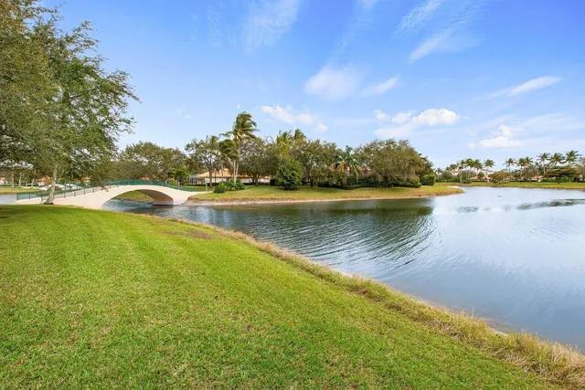 $1,075,000 | 7586 Quida Drive, West Palm Beach, FL 33411