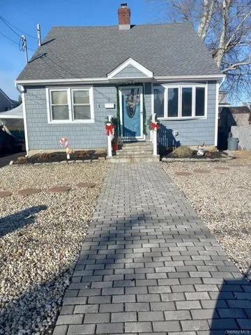 $2,000 | Undisclosed Address, Amity Harbor, NY 11701