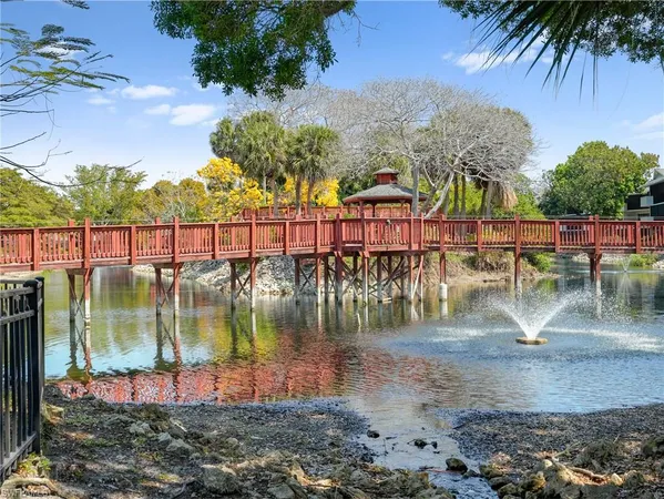 $309,000 | 600 Neapolitan Way, Unit 127, Naples, FL 34103