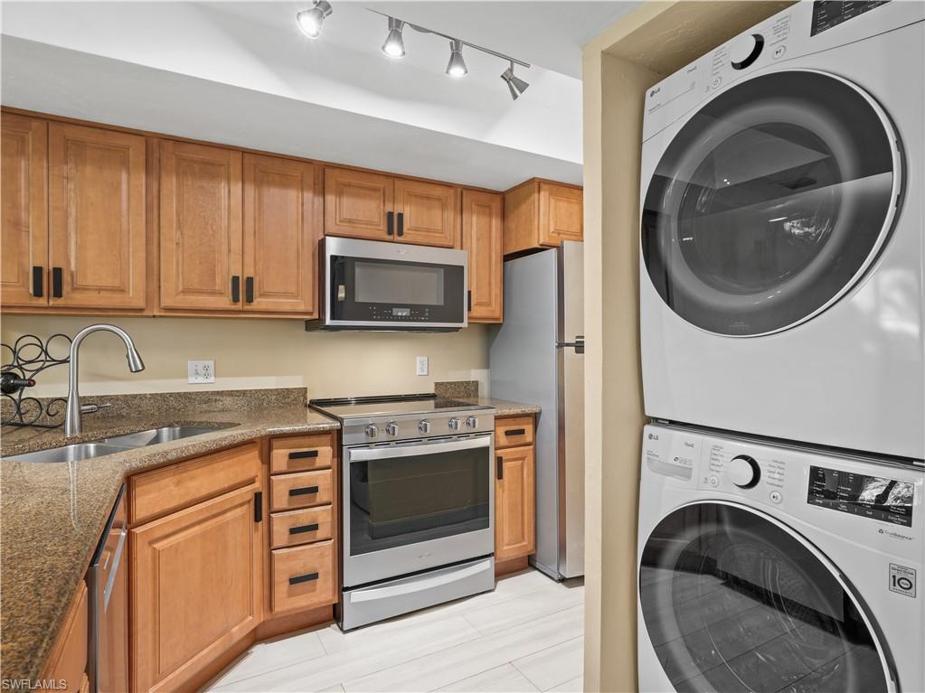 600 Neapolitan Way, Unit 127 Naples, FL 34103 - Photo 11 of 41