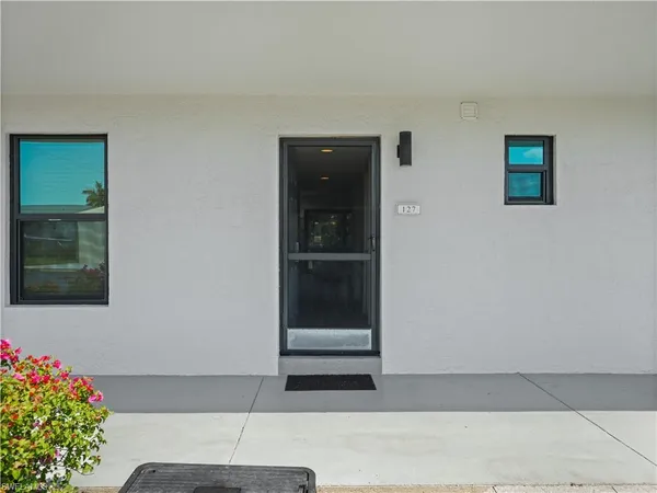 $309,000 | 600 Neapolitan Way, Unit 127, Naples, FL 34103