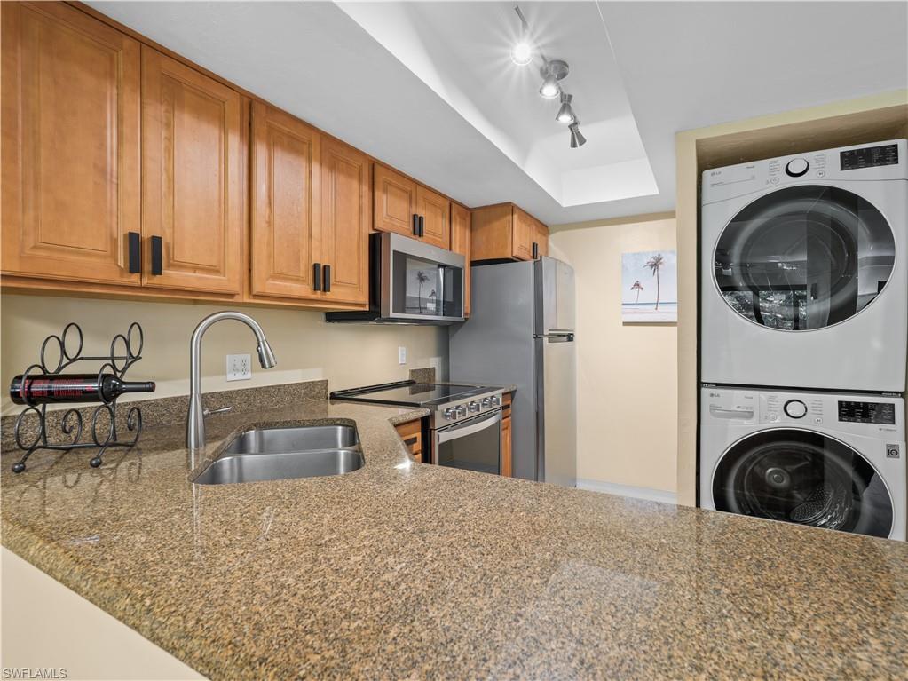 600 Neapolitan Way, Unit 127 Naples, FL 34103 - Photo 10 of 41