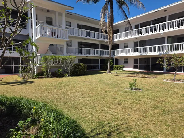 $229,900 | 600 Pine Drive, Unit 103, Pompano Beach, FL 33060