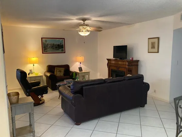 $229,900 | 600 Pine Drive, Unit 103, Pompano Beach, FL 33060