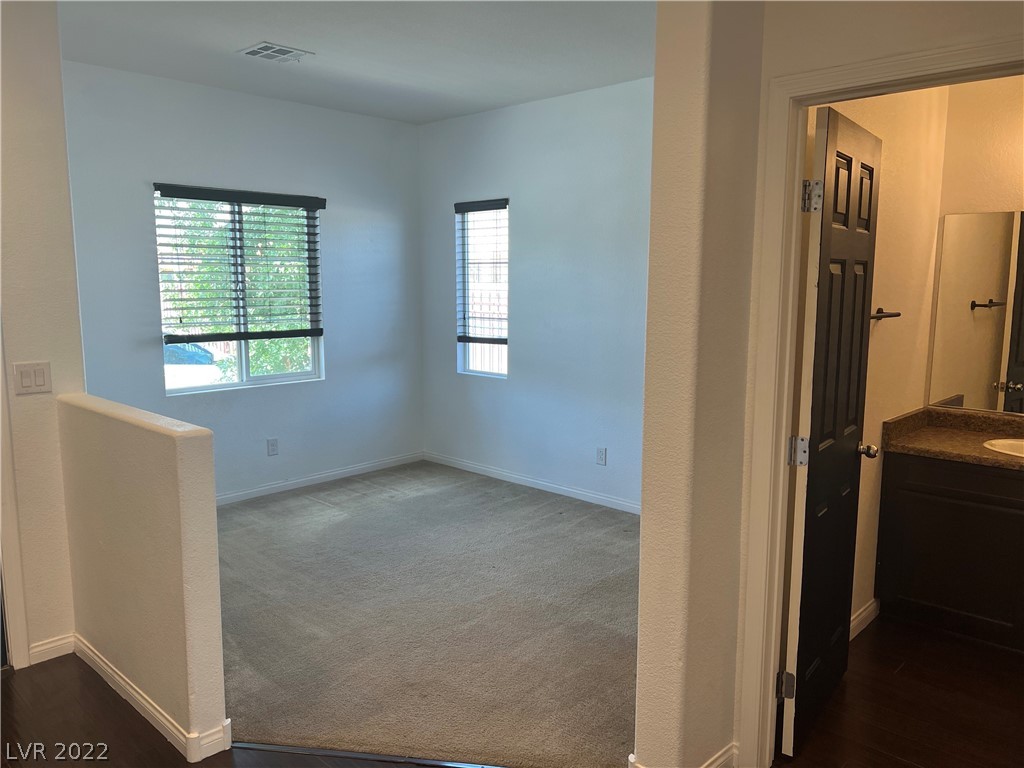 10862 Knickerbocker Avenue Las Vegas, NV 89166 - Photo 3 of 35