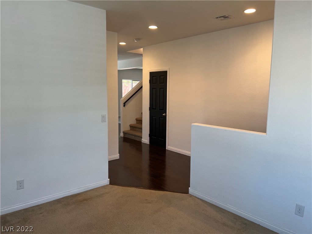 10862 Knickerbocker Avenue Las Vegas, NV 89166 - Photo 4 of 35
