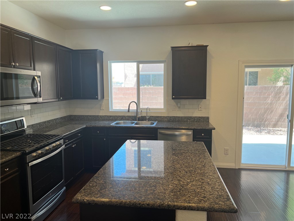 10862 Knickerbocker Avenue Las Vegas, NV 89166 - Photo 8 of 35