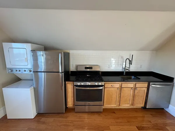 $3,850 | 50 Lowell Street, Unit 3, Somerville, MA 02143