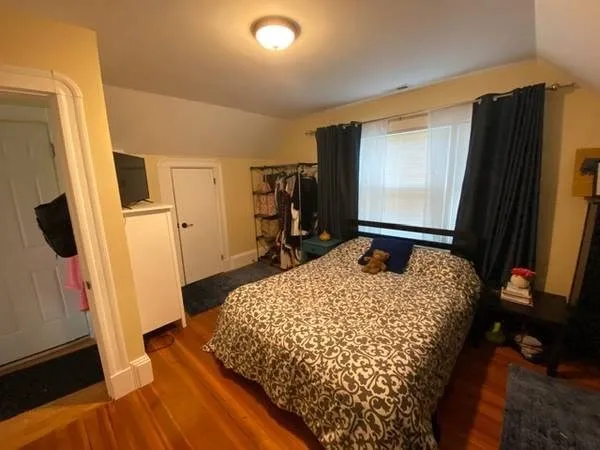 $3,850 | 50 Lowell Street, Unit 3, Somerville, MA 02143