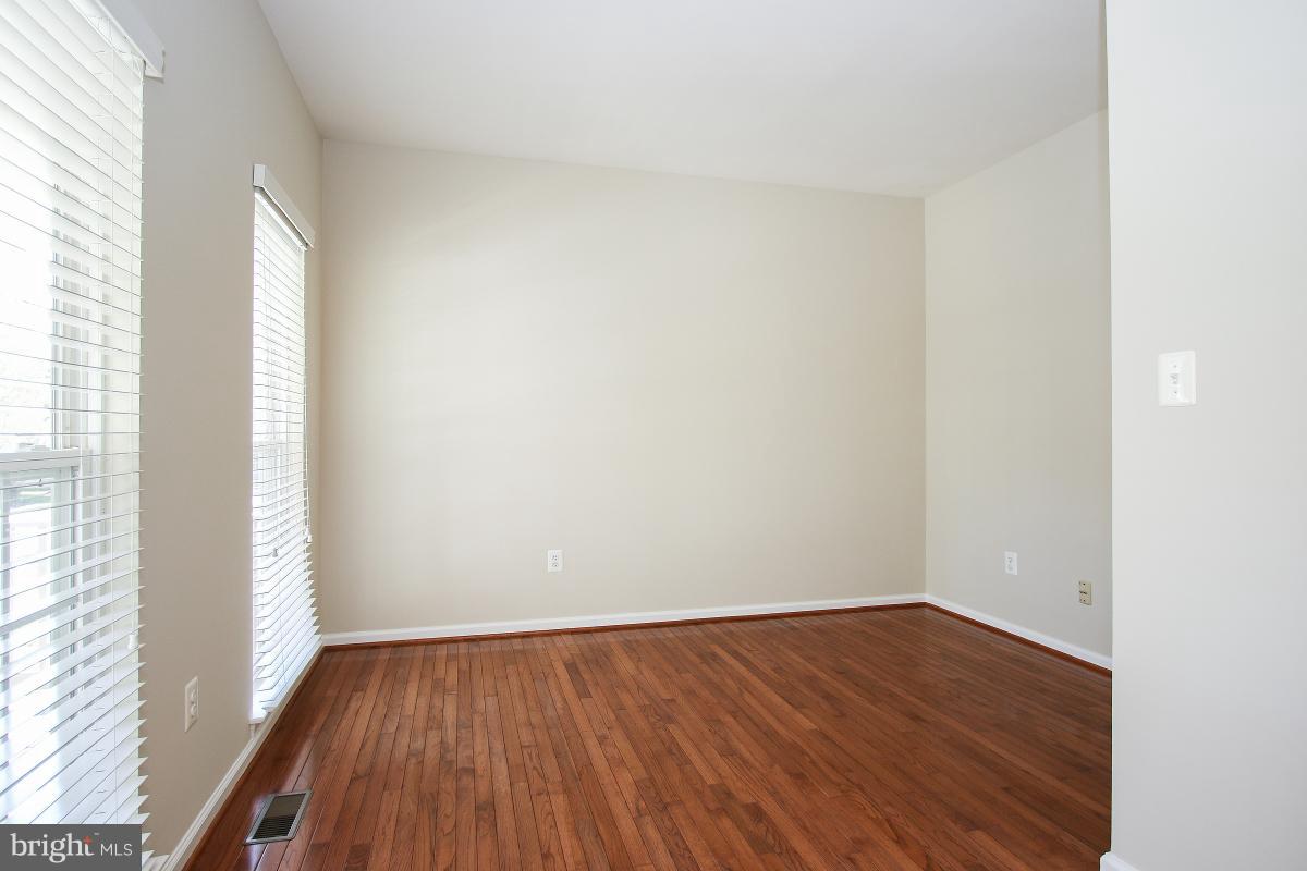 18904 Porterfield Way Germantown, MD 20874 - Photo 6 of 30 Dining Room