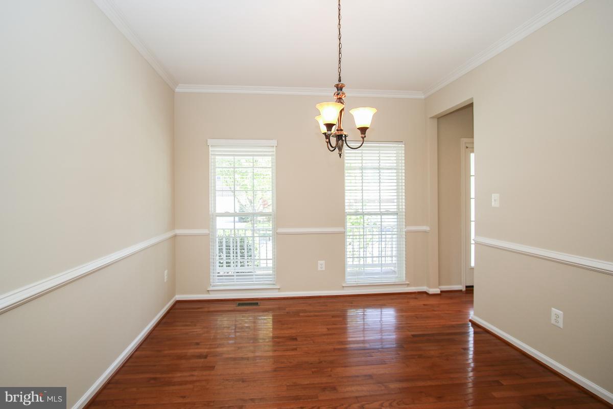 18904 Porterfield Way Germantown, MD 20874 - Photo 8 of 30 Dining Room