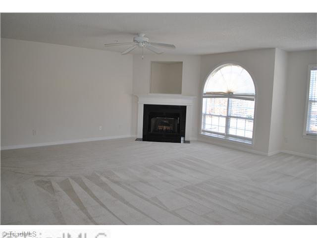 133-2a James High Point, Unit 2A High Point, NC 27265 - Photo 2 of 7 Living Room.