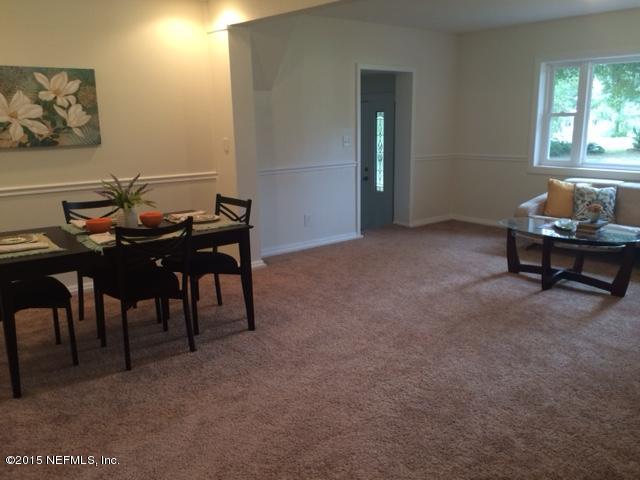 504 Glynlea Road Jacksonville, FL 32216 - Photo 11 of 19 504 Glynlea LR Dining Room