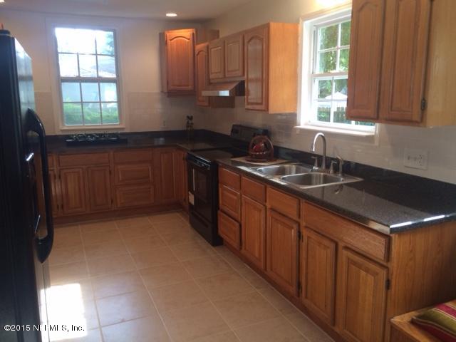 504 Glynlea Road Jacksonville, FL 32216 - Photo 17 of 19 504 glynlea kitchen bright
