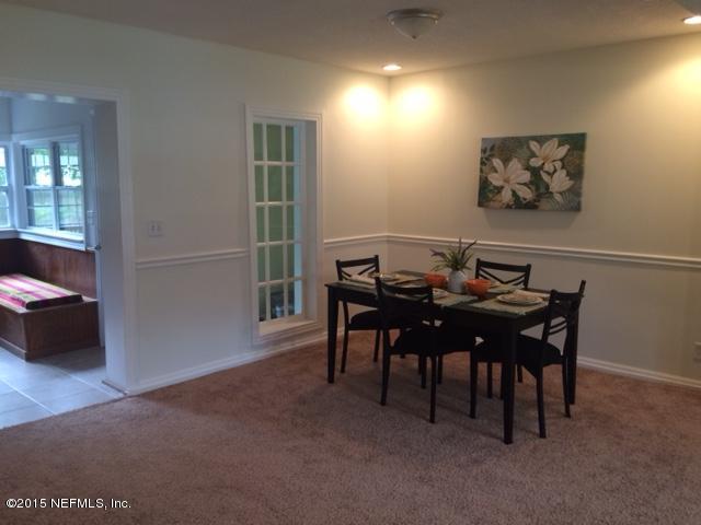 504 Glynlea Road Jacksonville, FL 32216 - Photo 6 of 19 504 Glynlea dining 2
