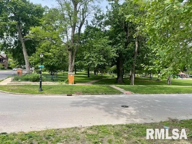 $132,000 | 930 North 8th Street, Springfield, IL 62702