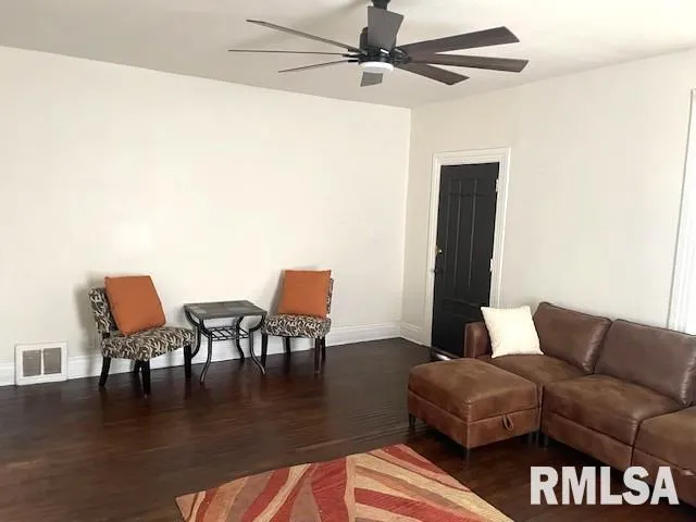 $132,000 | 930 North 8th Street, Springfield, IL 62702