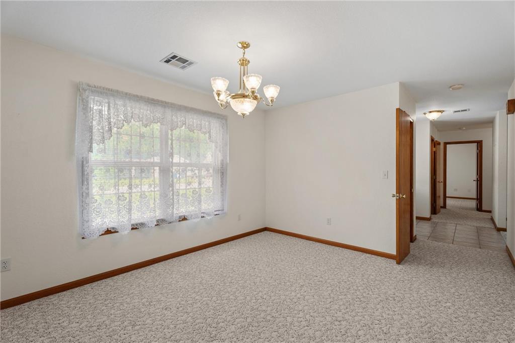 1006 South Ridgeway Street Caney, KS 67333 - Photo 15 of 29