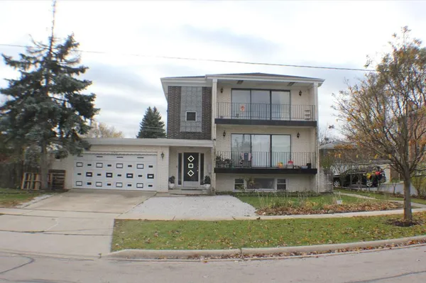 $2,800 | 16W771 56th Street, Unit 1, Clarendon Hills, IL 60514