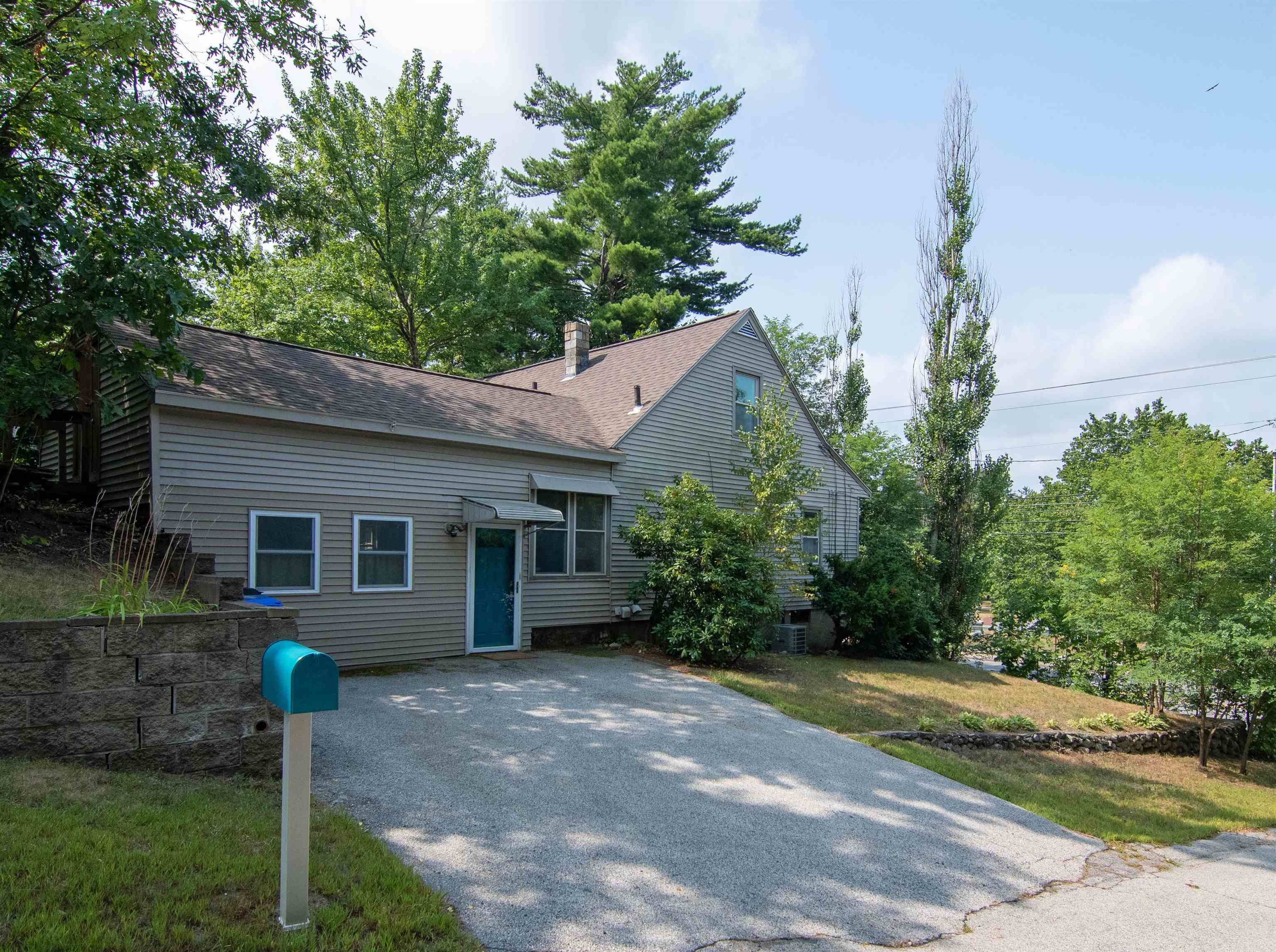 495 Calef Road Manchester, NH 03103 - Photo 1 of 30