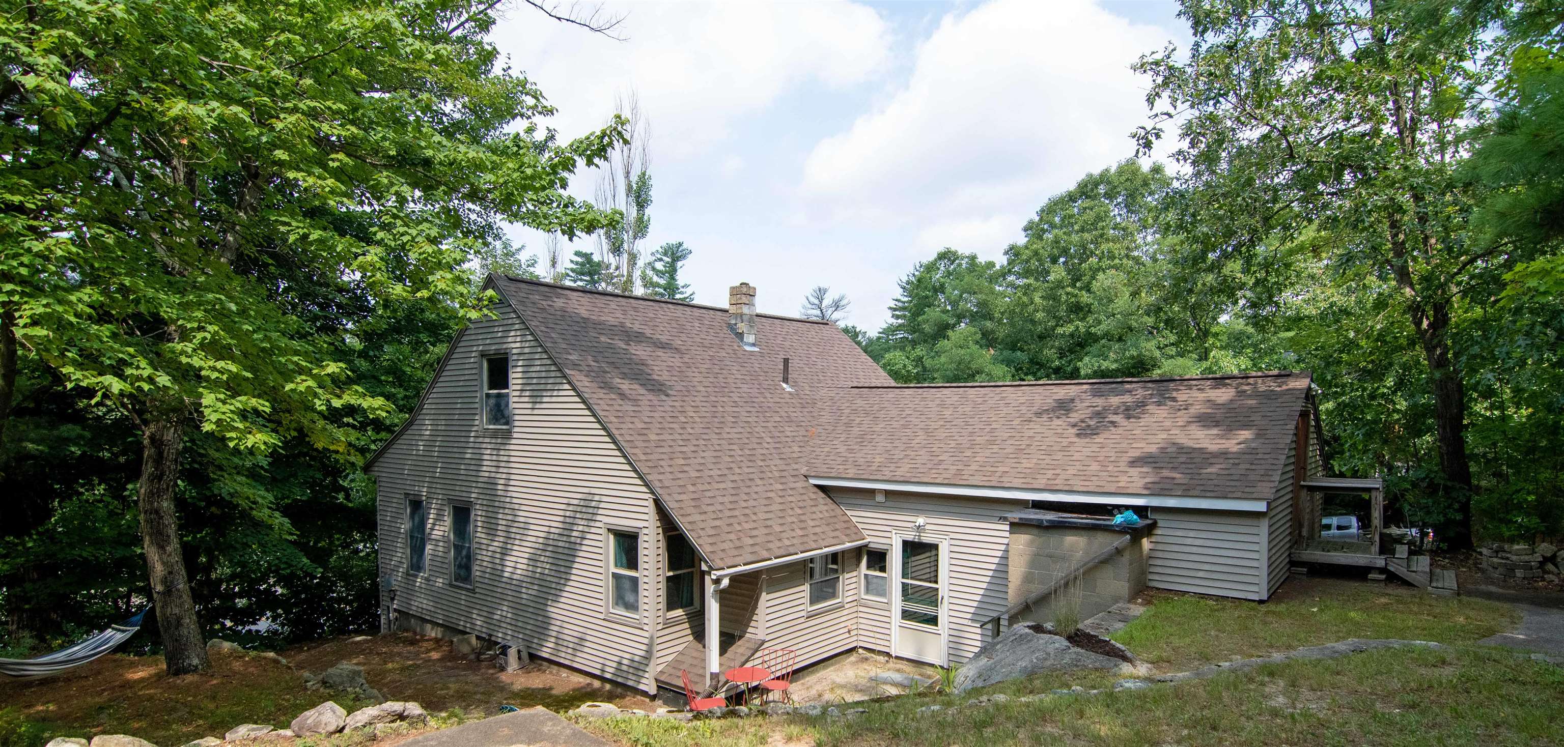 495 Calef Road Manchester, NH 03103 - Photo 2 of 30