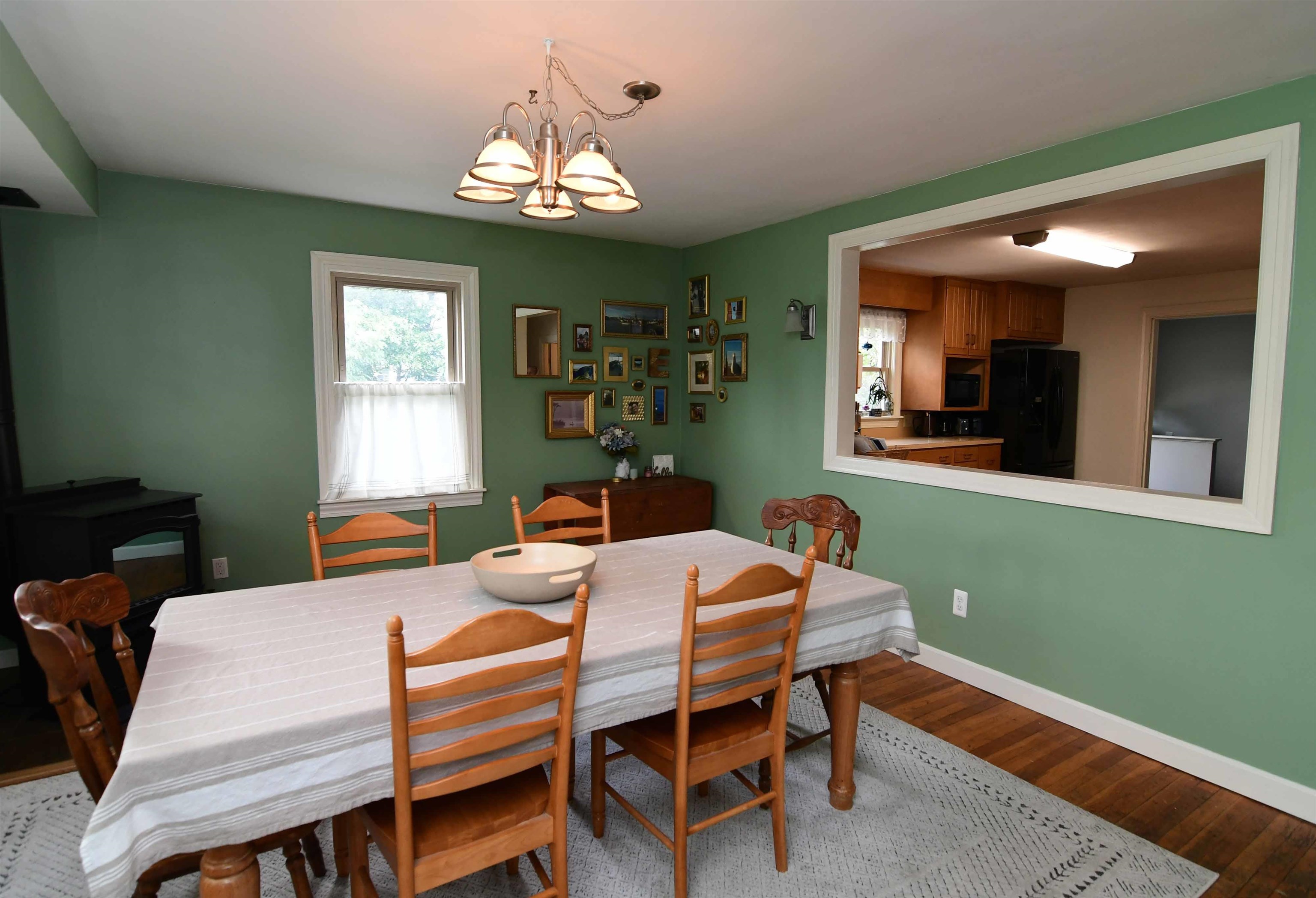 495 Calef Road Manchester, NH 03103 - Photo 3 of 30