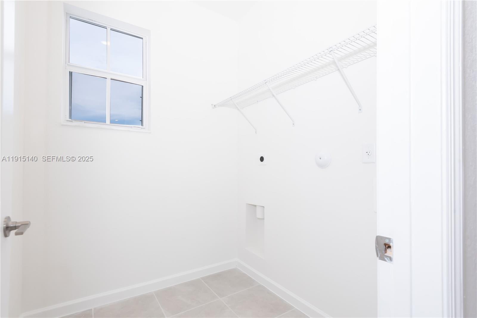 2636 Southeast 8th Court Homestead, FL 33035 - Photo 18 of 49 a bathroom with a shower