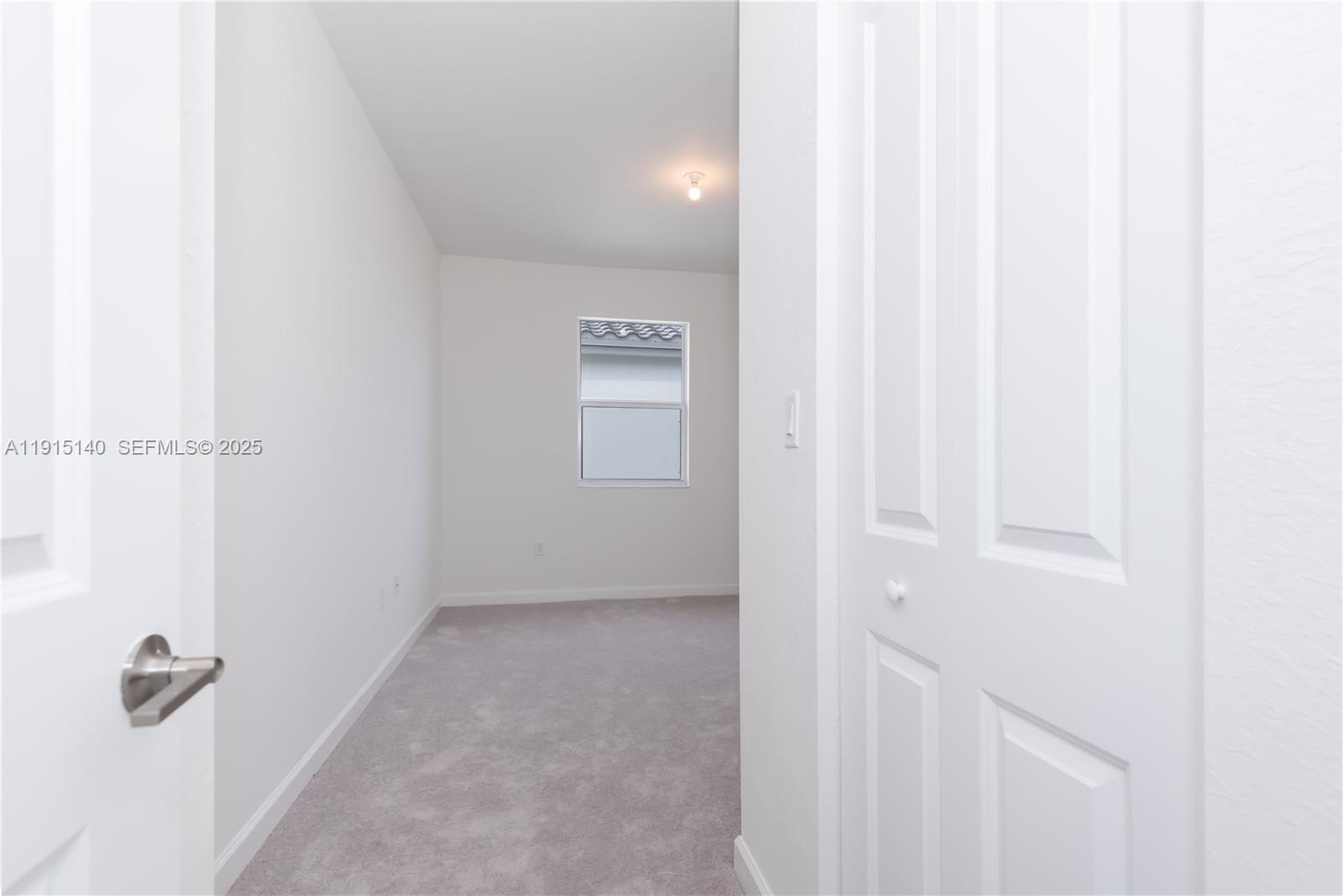 2636 Southeast 8th Court Homestead, FL 33035 - Photo 19 of 49 a view of a hallway