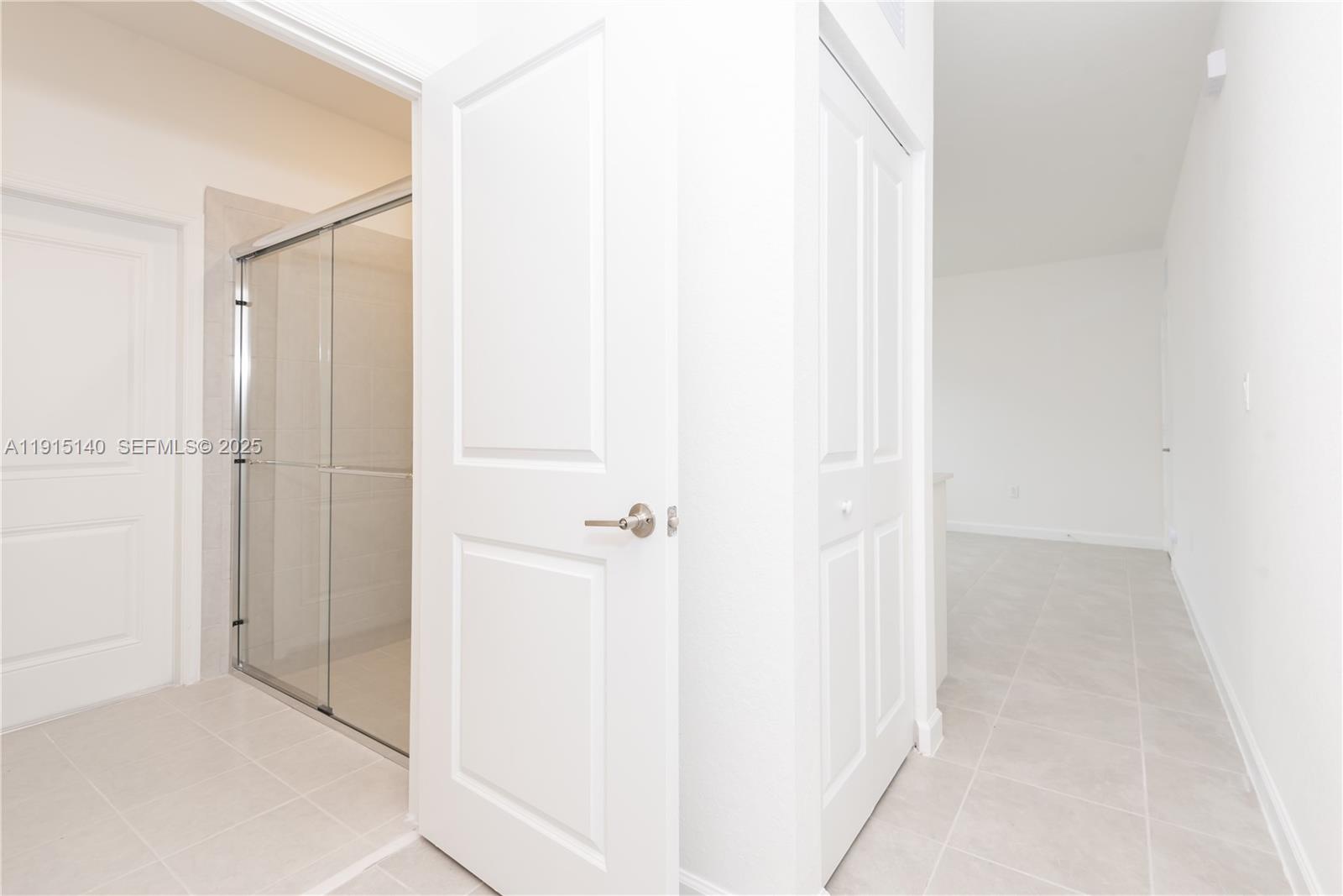 2636 Southeast 8th Court Homestead, FL 33035 - Photo 5 of 49 a view of a hallway