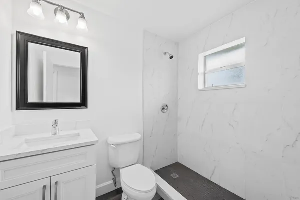 $2,600 | 822 Crystal Lake Drive, Deerfield Beach, FL 33064