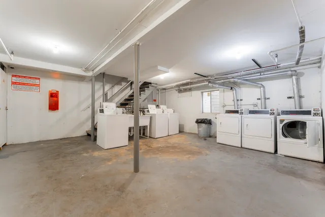 $139,000 | 703 East Fullerton Avenue, Unit 107, Glendale Heights, IL 60139