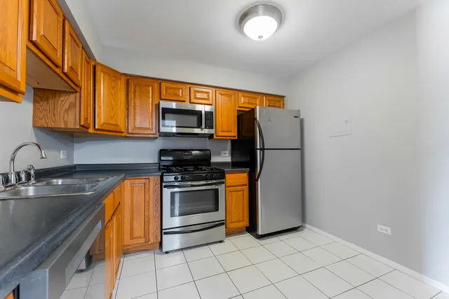 $139,000 | 703 East Fullerton Avenue, Unit 107, Glendale Heights, IL 60139
