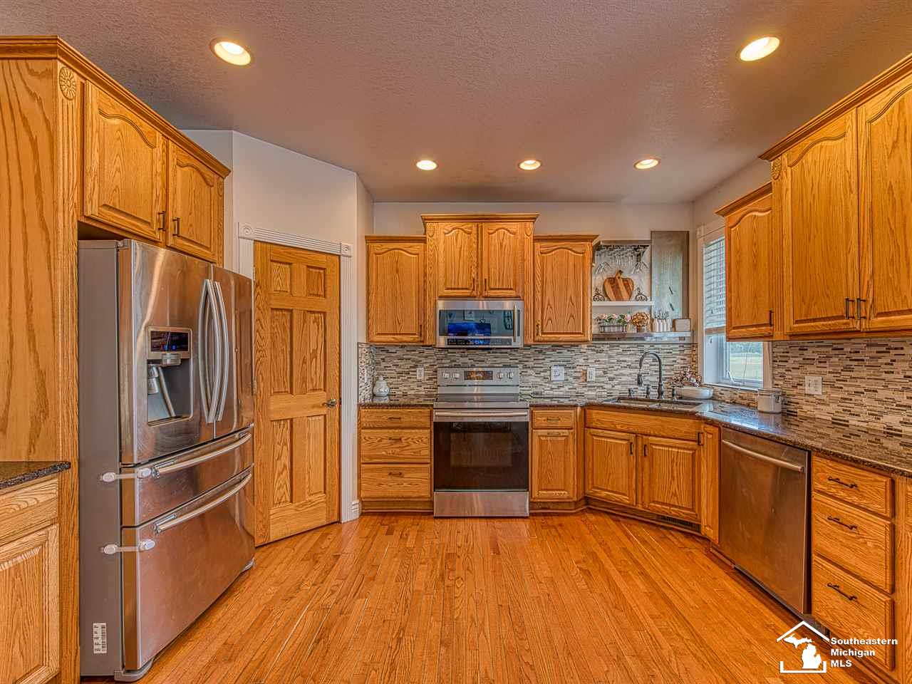 15053 Morocco Road Petersburg, MI 49270 - Photo 6 of 33 50016716-5.JPG
