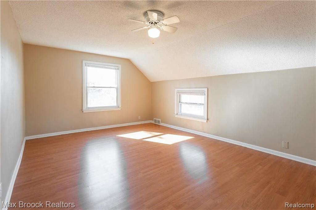 5277 West Maple Road West Bloomfield, MI 48322 - Photo 19 of 40