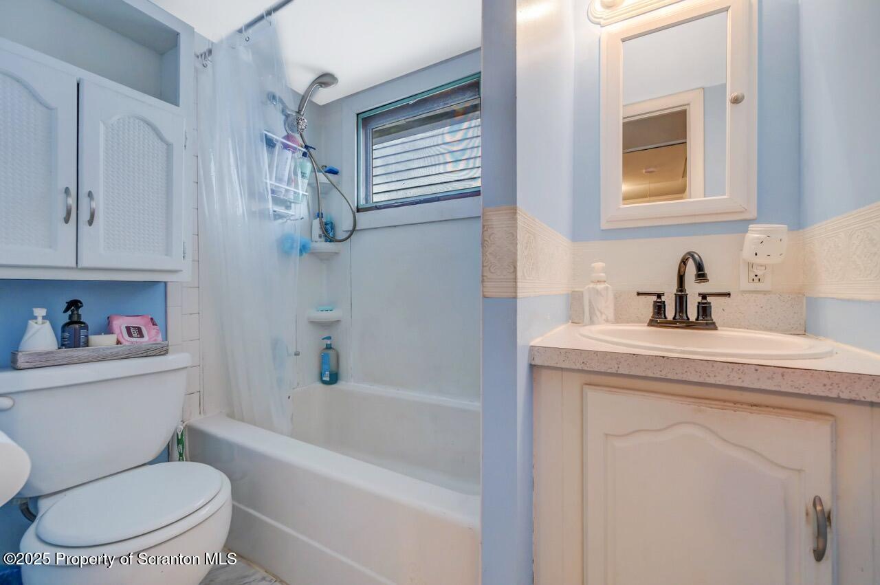 805 Lincoln Street Scranton, PA 18519 - Photo 27 of 38 805 Lincoln St 26 Large