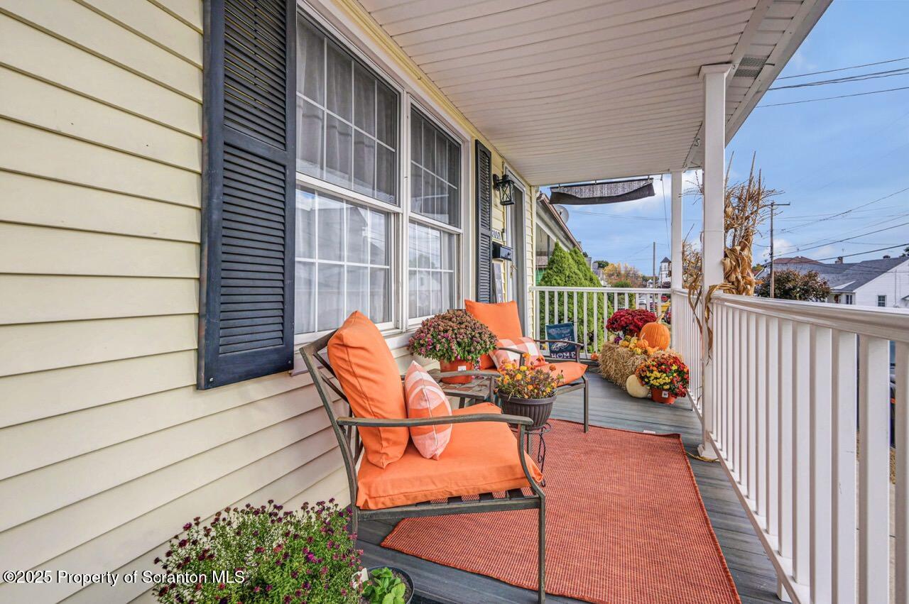 805 Lincoln Street Scranton, PA 18519 - Photo 3 of 38 805 Lincoln St 02 Large