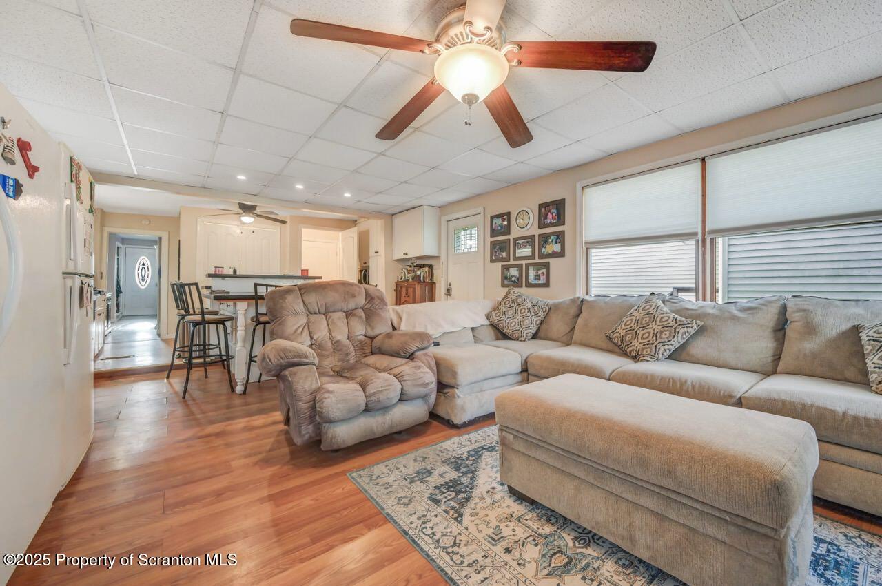 805 Lincoln Street Scranton, PA 18519 - Photo 5 of 38 805 Lincoln St 04 Large