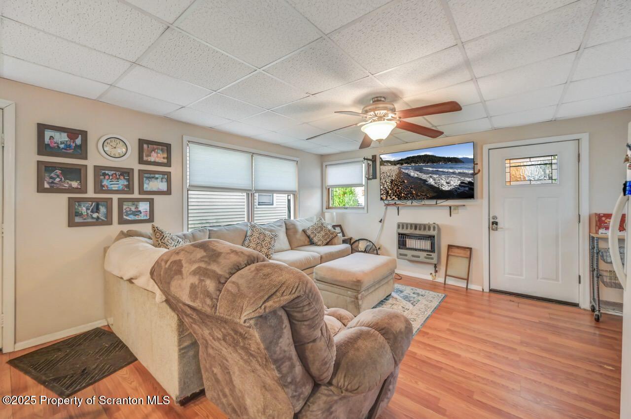 805 Lincoln Street Scranton, PA 18519 - Photo 7 of 38 805 Lincoln St 06 Large