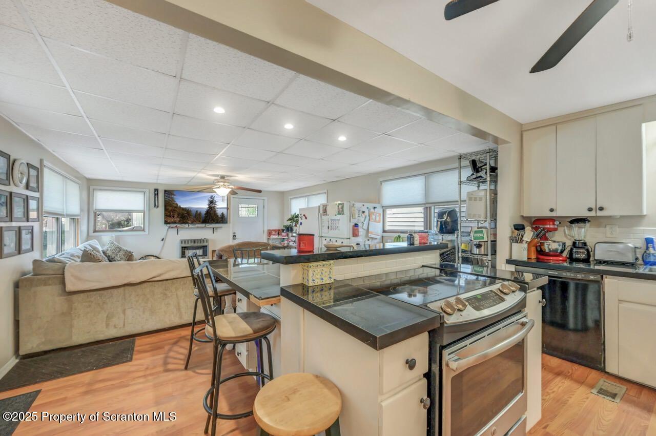 805 Lincoln Street Scranton, PA 18519 - Photo 9 of 38 805 Lincoln St 08 Large