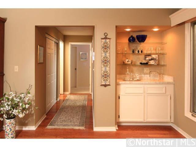 6070 Blake Ridge Road Edina, MN 55436 - Photo 8 of 13