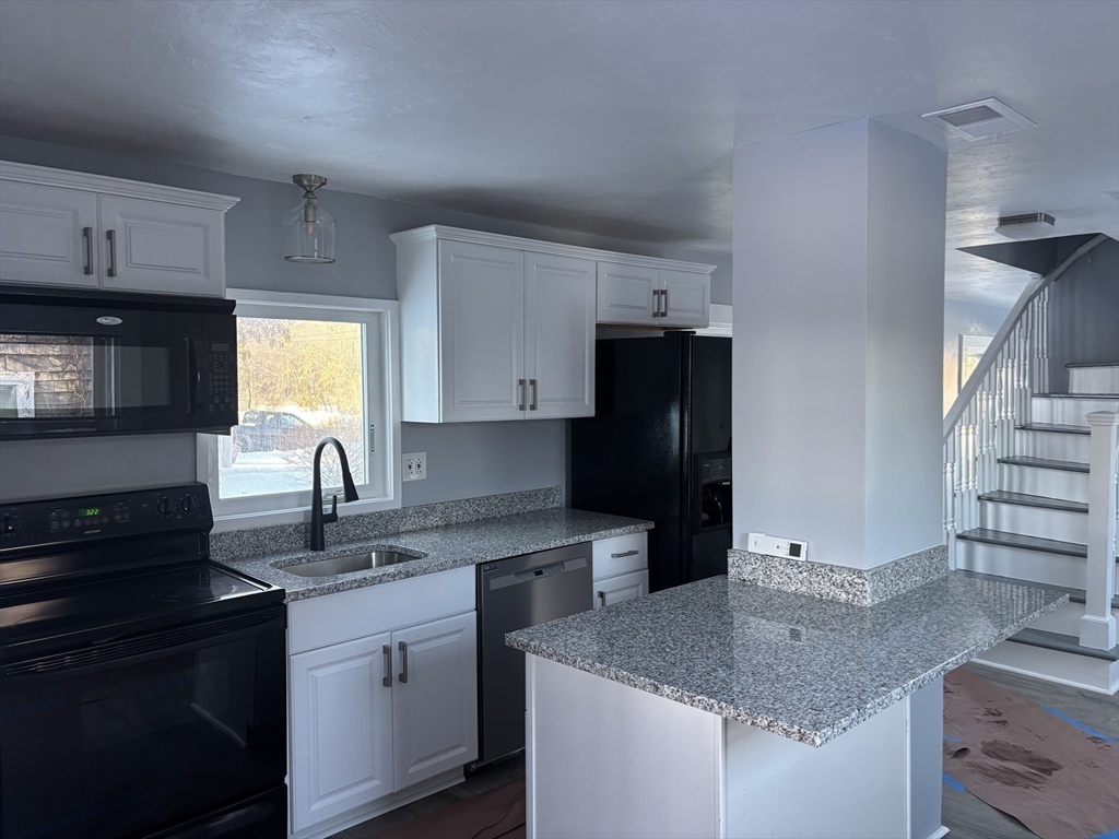 276 A Onset Avenue Wareham, MA 02558 - Photo 4 of 17