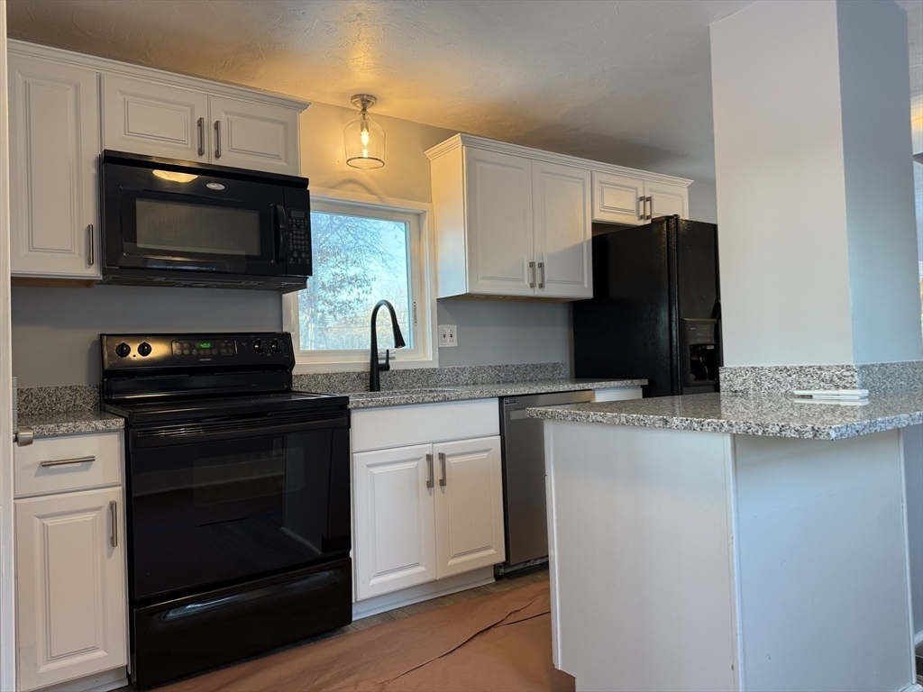 276 A Onset Avenue Wareham, MA 02558 - Photo 5 of 17