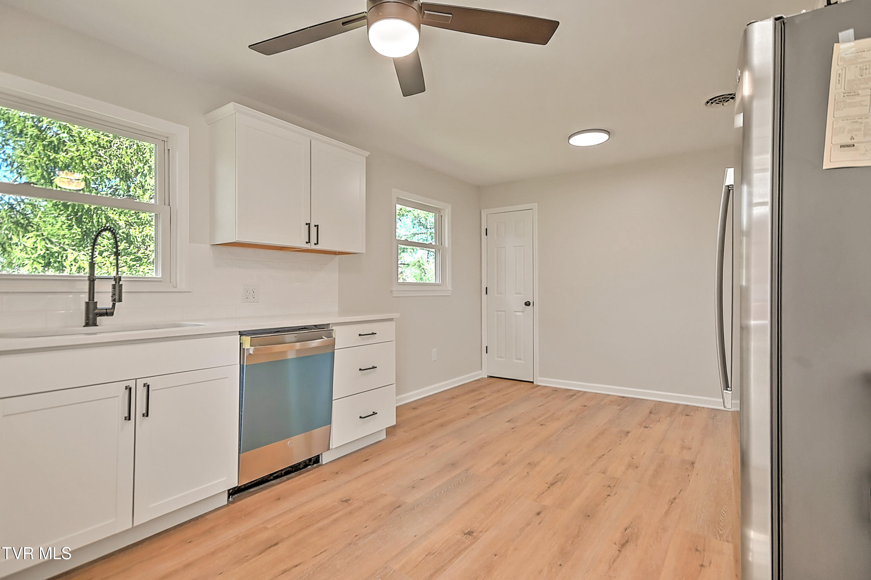 209 Chester Hill Road Bristol, VA 24201 - Photo 12 of 29 209 Chester Hill LG-15